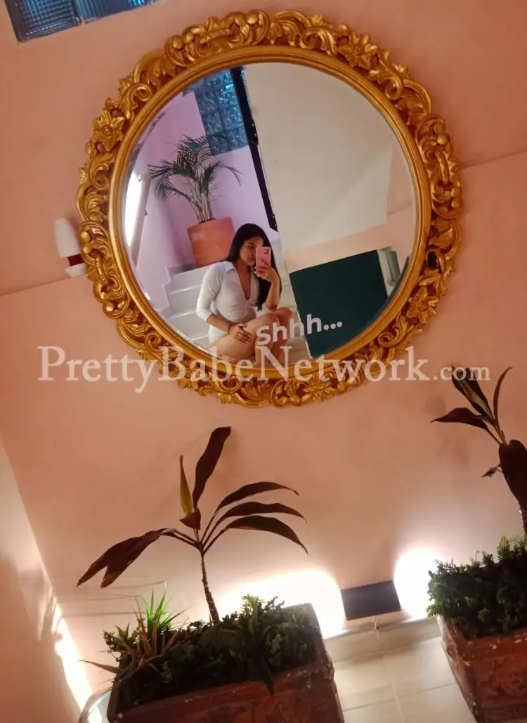 Kritika—VIP Escort in Sector 50, Noida, for Companionship or Dating